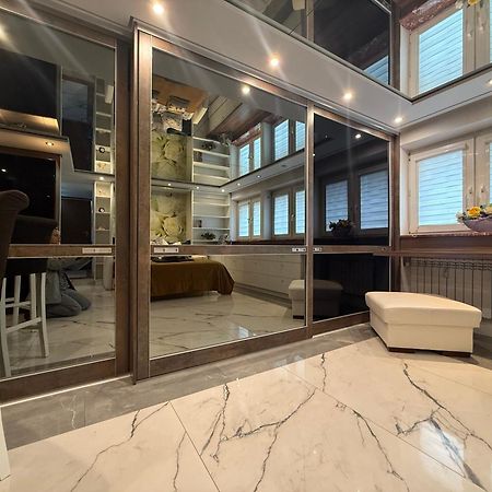 Deluxury Mirror Apartament Centrum วอร์ซอ ภายนอก รูปภาพ