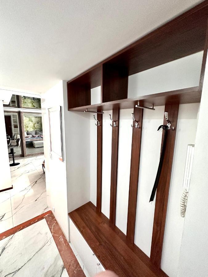 Deluxury Mirror Apartament Centrum วอร์ซอ ภายนอก รูปภาพ