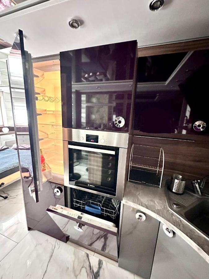 Deluxury Mirror Apartament Centrum วอร์ซอ ภายนอก รูปภาพ
