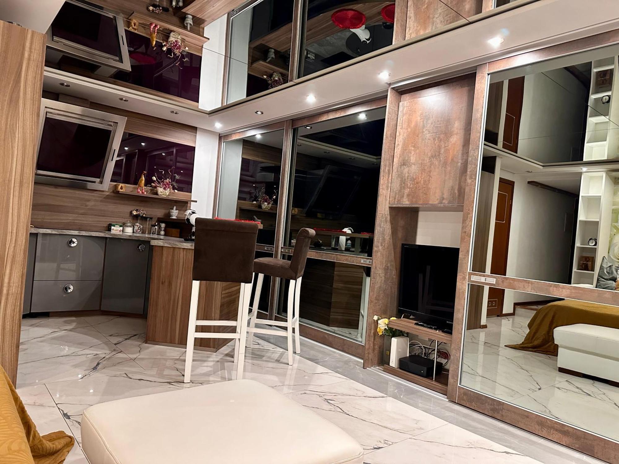 Deluxury Mirror Apartament Centrum วอร์ซอ ภายนอก รูปภาพ