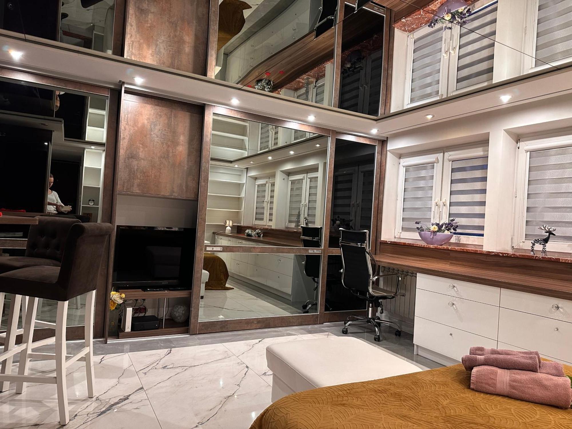 Deluxury Mirror Apartament Centrum วอร์ซอ ภายนอก รูปภาพ