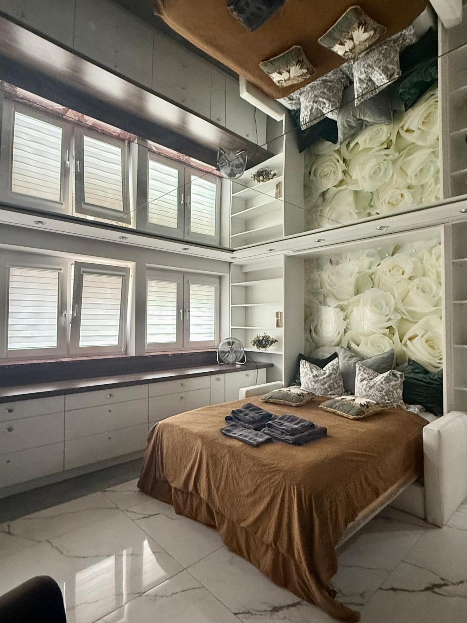 Deluxury Mirror Apartament Centrum วอร์ซอ ภายนอก รูปภาพ