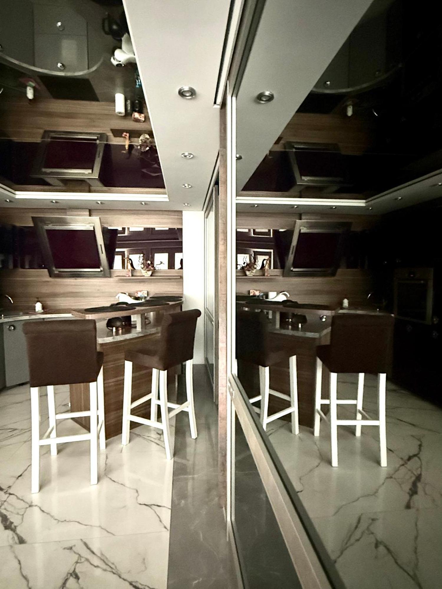 Deluxury Mirror Apartament Centrum วอร์ซอ ภายนอก รูปภาพ