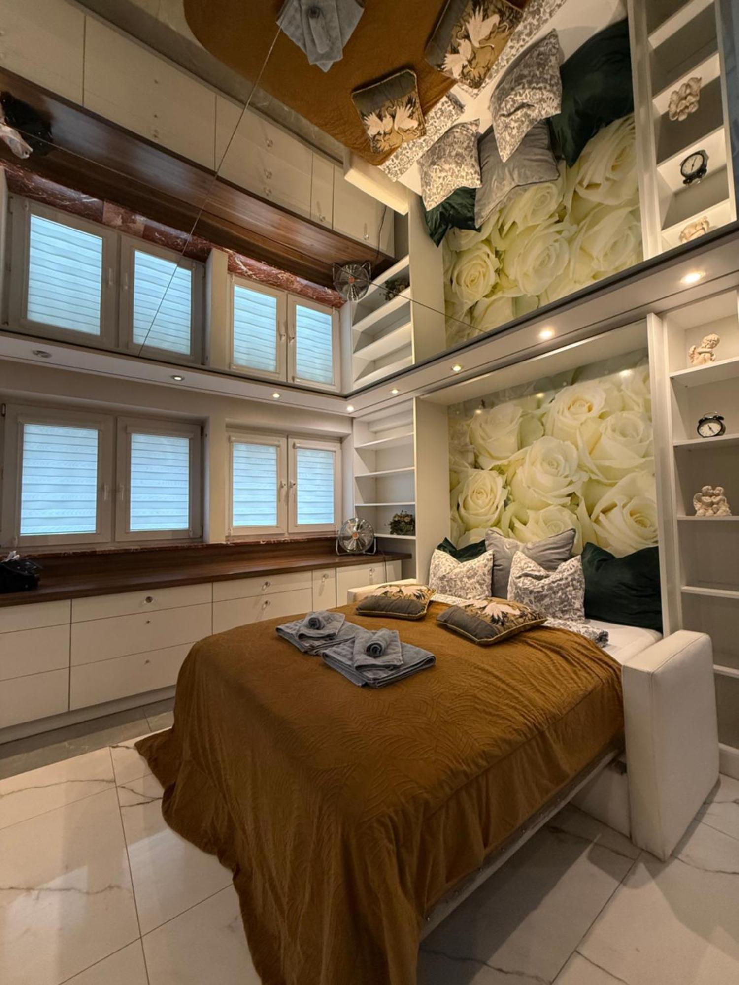 Deluxury Mirror Apartament Centrum วอร์ซอ ภายนอก รูปภาพ