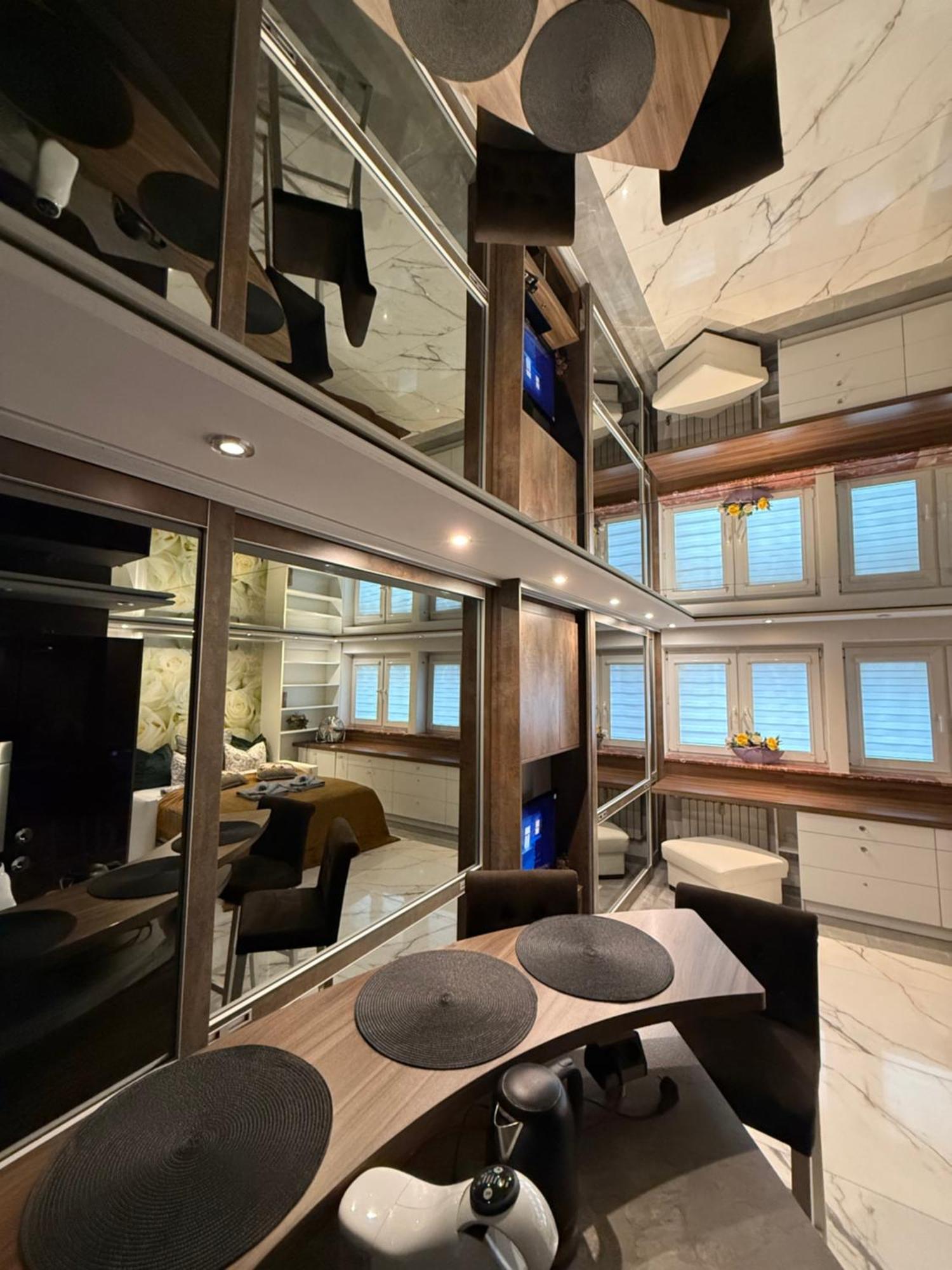 Deluxury Mirror Apartament Centrum วอร์ซอ ภายนอก รูปภาพ